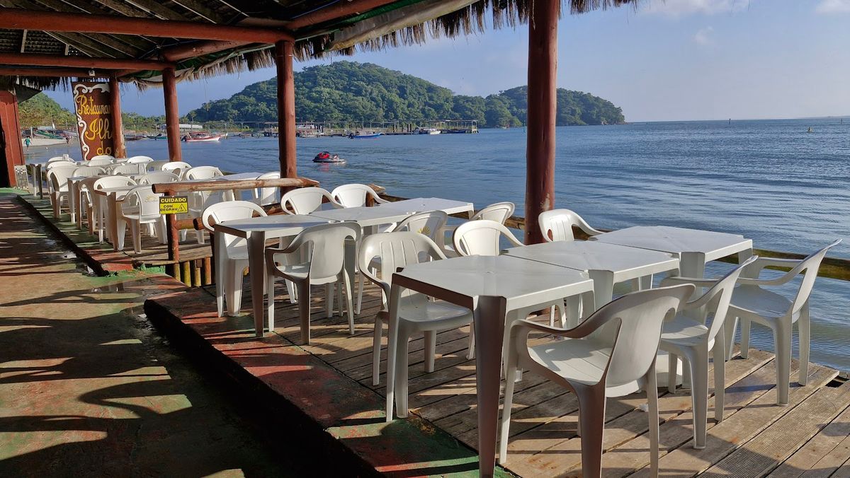 Restaurante e Pousada Ilha do Mel em Paranaguá